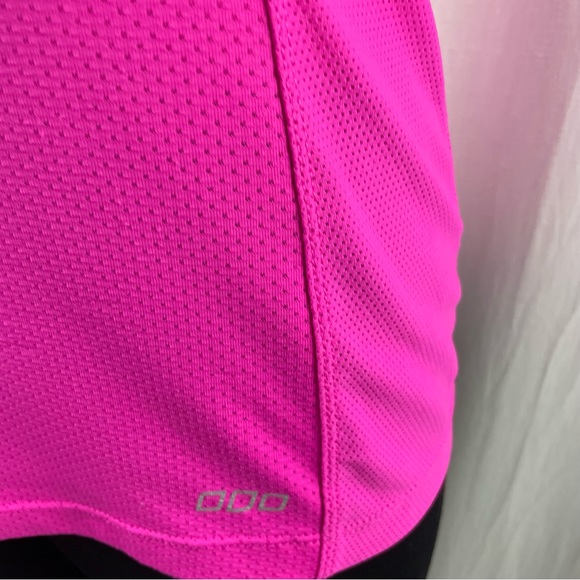 Lorna Jane Hot Pink High Neckline and Large Open Keyhole Back S - Picture 6 of 8